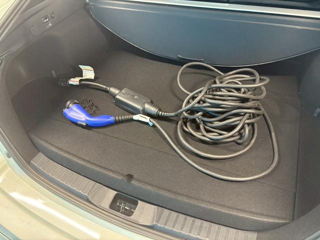 プリウスＰＨＶ Ａユーティリティプラス　モデリスタエアロ／急速インレット／充電ケーブル有／１１．６インチナビ／フルセグ／バックカメラ／禁煙車／ＥＴＣ２．０／シートヒーター／ハンドルヒーター／トヨタセーフティセンス／レーダークルーズ（40枚目）