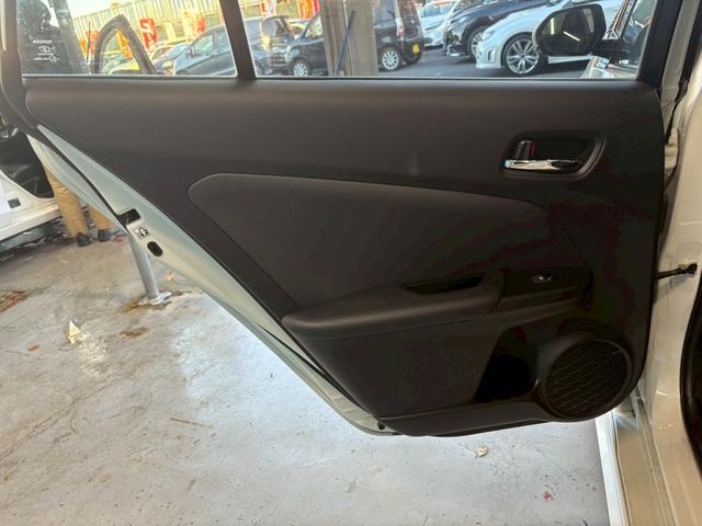 プリウスＰＨＶ Ａユーティリティプラス　モデリスタエアロ／急速インレット／充電ケーブル有／１１．６インチナビ／フルセグ／バックカメラ／禁煙車／ＥＴＣ２．０／シートヒーター／ハンドルヒーター／トヨタセーフティセンス／レーダークルーズ（44枚目）