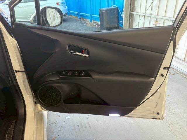 プリウスＰＨＶ Ａユーティリティプラス　モデリスタエアロ／急速インレット／充電ケーブル有／１１．６インチナビ／フルセグ／バックカメラ／禁煙車／ＥＴＣ２．０／シートヒーター／ハンドルヒーター／トヨタセーフティセンス／レーダークルーズ（50枚目）