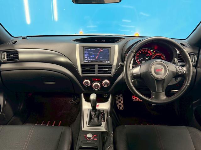 インプレッサ ＷＲＸ　ＳＴＩ　Ａライン　リアスポイラー／メモリーナビ／Ｂｌｕｅｔｏｏｔｈ接続可／禁煙車／純正１８インチアルミ／ハーフレザーシート／クルーズコントロール／コムテックドライブレコーダー前後／パドルシフト（6枚目）