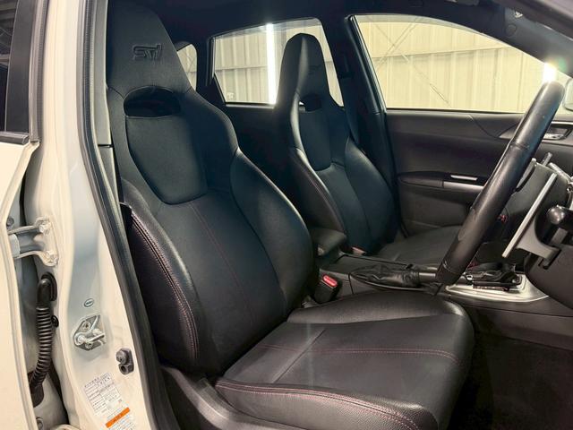 インプレッサ ＷＲＸ　ＳＴＩ　Ａライン　リアスポイラー／メモリーナビ／Ｂｌｕｅｔｏｏｔｈ接続可／禁煙車／純正１８インチアルミ／ハーフレザーシート／クルーズコントロール／コムテックドライブレコーダー前後／パドルシフト（7枚目）