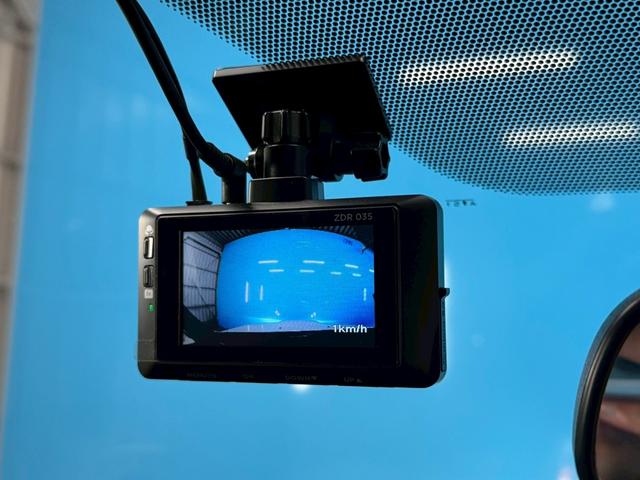 インプレッサ ＷＲＸ　ＳＴＩ　Ａライン　リアスポイラー／メモリーナビ／Ｂｌｕｅｔｏｏｔｈ接続可／禁煙車／純正１８インチアルミ／ハーフレザーシート／クルーズコントロール／コムテックドライブレコーダー前後／パドルシフト（13枚目）