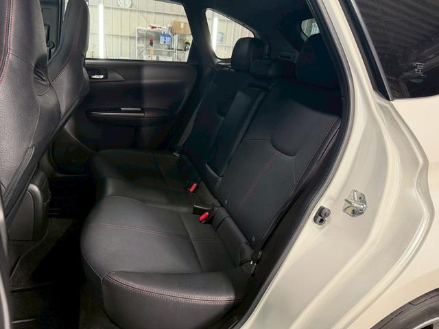 インプレッサ ＷＲＸ　ＳＴＩ　Ａライン　リアスポイラー／メモリーナビ／Ｂｌｕｅｔｏｏｔｈ接続可／禁煙車／純正１８インチアルミ／ハーフレザーシート／クルーズコントロール／コムテックドライブレコーダー前後／パドルシフト（33枚目）
