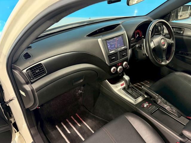 インプレッサ ＷＲＸ　ＳＴＩ　Ａライン　リアスポイラー／メモリーナビ／Ｂｌｕｅｔｏｏｔｈ接続可／禁煙車／純正１８インチアルミ／ハーフレザーシート／クルーズコントロール／コムテックドライブレコーダー前後／パドルシフト（38枚目）