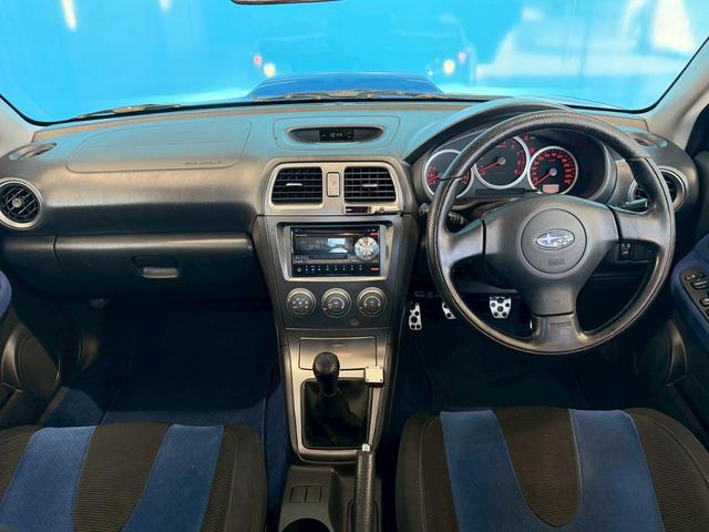 インプレッサ ＷＲＸ　ＷＲ－リミテッド　２００５　限定車／タイミングベルト＆ウォーターポンプ９．５万ｋｍ時交換済み／ＳＴＩタワーバー／禁煙車／５ＭＴ車／アドバンレーシングＡＷ／ＥＴＣ／ＣＤ＆ＭＤ再生／電動格納ミラー（5枚目）