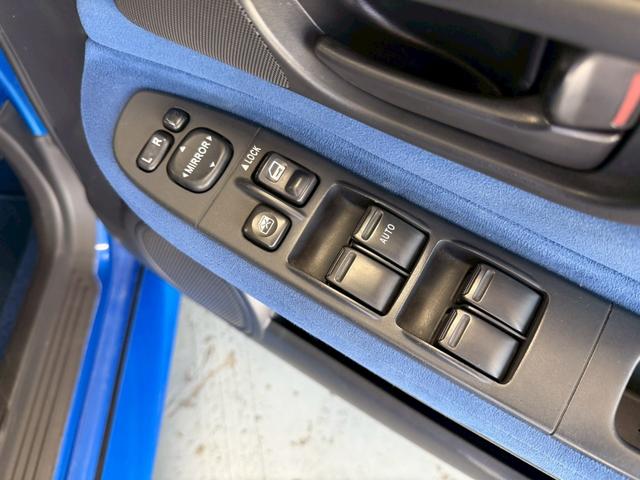 インプレッサ ＷＲＸ　ＷＲ－リミテッド　２００５　限定車／タイミングベルト＆ウォーターポンプ９．５万ｋｍ時交換済み／ＳＴＩタワーバー／禁煙車／５ＭＴ車／アドバンレーシングＡＷ／ＥＴＣ／ＣＤ＆ＭＤ再生／電動格納ミラー（11枚目）