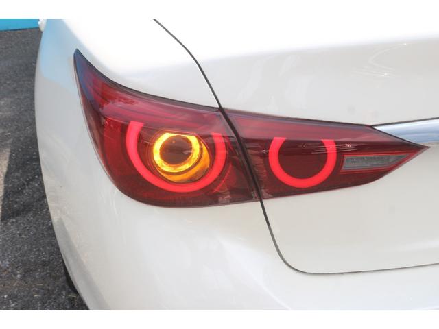 スカイライン ４００Ｒ　後期型／全周囲カメラ／ドラレコ／メモリーナビ／Ｂｌｕｅｔｏｏｔｈオーディオ／フルレザーシート／パワーシート／シートヒーター／エマージェンシーブレーキ／アダプティブクルーズ／フルセグ／レーンキープ／禁煙（26枚目）