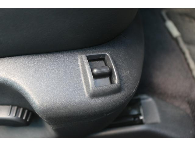 スカイライン ４００Ｒ　後期型／全周囲カメラ／ドラレコ／メモリーナビ／Ｂｌｕｅｔｏｏｔｈオーディオ／フルレザーシート／パワーシート／シートヒーター／エマージェンシーブレーキ／アダプティブクルーズ／フルセグ／レーンキープ／禁煙（35枚目）