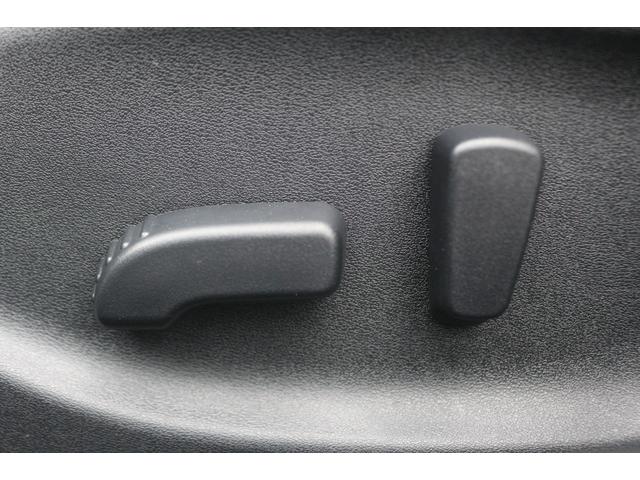 スカイライン ４００Ｒ　後期型／全周囲カメラ／ドラレコ／メモリーナビ／Ｂｌｕｅｔｏｏｔｈオーディオ／フルレザーシート／パワーシート／シートヒーター／エマージェンシーブレーキ／アダプティブクルーズ／フルセグ／レーンキープ／禁煙（60枚目）