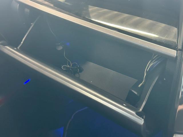 ヴェルファイア 2.5Z Aエディション ゴールデンアイズ 公認エアサス/OP:ツインムーンルーフ/オプションカラー/7人乗り/後席モニター/各純正パーツあり/禁煙車/両側パワースライド/社外エアロ/オットマン/純正ナビ/バックカメラ/100V電源/ETC(40枚目)