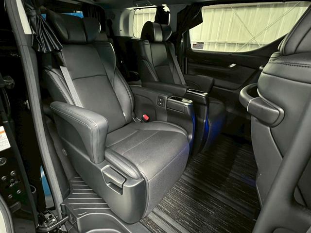 ヴェルファイア 2.5Z Gエディション 後期型/OP:デジタルインナーミラー/ブラインドスポット/モデリスタエアロ/禁煙車/ステアリングヒーター/両側パワースライド/純正10インチナビ/シートヒーター&エアコン/バックカメラ/フルセグTV(8枚目)