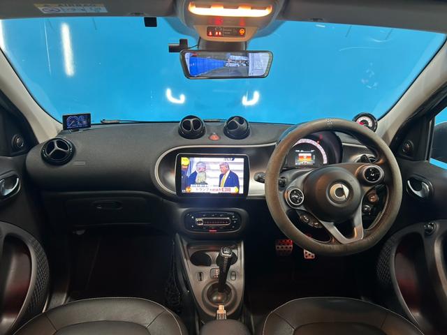 スマートフォーフォー ＢＲＡＢＵＳ　スポーツ　正規ディーラー輸入車／ムーンルーフ／ＪＢＬツイーター／パナソニック９インチフローティングナビ／バックカメラ／クルーズコントロール／ブラックレザーシート／シートヒーター／ドライブレコーダー／ＥＴＣ／（5枚目）