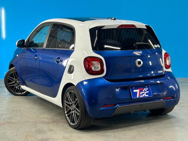 スマートフォーフォー ＢＲＡＢＵＳ　スポーツ　正規ディーラー輸入車／ムーンルーフ／ＪＢＬツイーター／パナソニック９インチフローティングナビ／バックカメラ／クルーズコントロール／ブラックレザーシート／シートヒーター／ドライブレコーダー／ＥＴＣ／（18枚目）