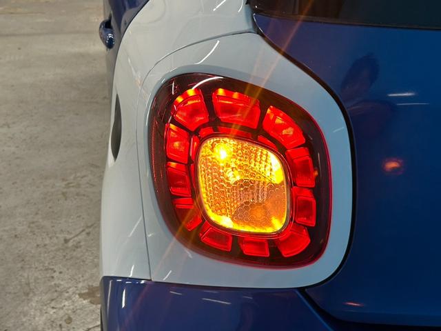 スマートフォーフォー ＢＲＡＢＵＳ　スポーツ　正規ディーラー輸入車／ムーンルーフ／ＪＢＬツイーター／パナソニック９インチフローティングナビ／バックカメラ／クルーズコントロール／ブラックレザーシート／シートヒーター／ドライブレコーダー／ＥＴＣ／（30枚目）