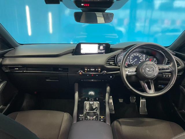 ＭＡＺＤＡ３ファストバック １５Ｓツーリング　ＯＰ：３６０度セーフティパッケージ／６速マニュアル／アクティブドライビングディスプレイ／８．８インチマツダコネクトナビ／フルセグＴＶ／レーダークルーズ／オートマチックハイビーム／プッシュスタート／（6枚目）