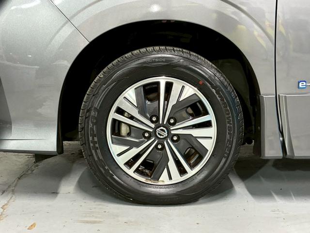 セレナ e-パワー ハイウェイスターV 後期/禁煙/セーフティパックA/プロパイロット/11型後席モニター/アラウンドビューモニター/両側電動スライド/アダプティブクルーズ/純正10型ナビ/Bluetooth/レーダー探知機/純正15アルミ(30枚目)