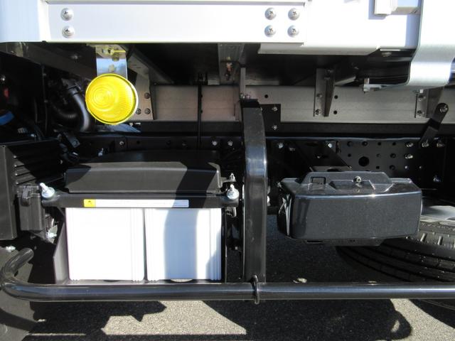 キャンター 　積載４トン　標準幅　セミロング　アルミバン　左右横扉スライド式（24枚目）