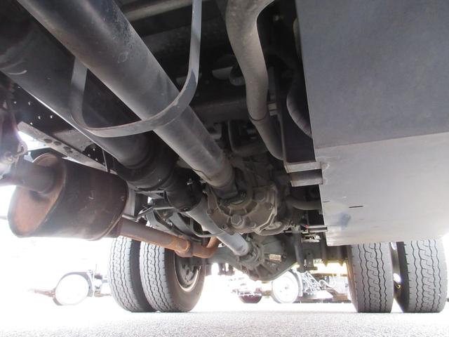 エルフトラック 　ハイブリッド車　アルミバン　標準幅　ロング　全低床（33枚目）