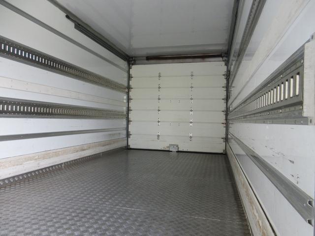 　ワイド幅　ベッドレスキャビン　リヤエアサス　格納ゲート　後扉シャッター式　冷蔵冷凍車(25枚目)