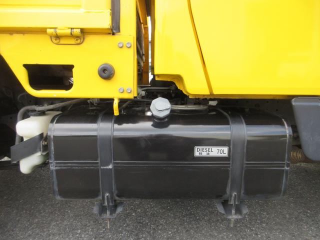 キャンター  Wキャブ  すいちょくゲート  積載2トン  乗車定員6人  全低床  平ボデー(35枚目)