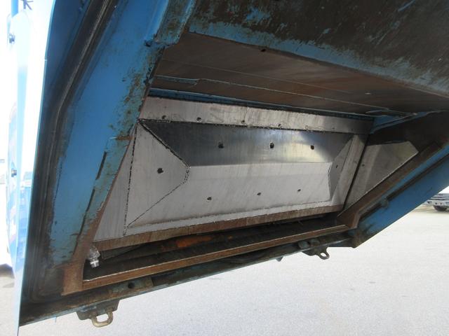 コンドル 　塵芥車　回転板式　容積８．１ｍ３　汚水タンク　連続スイッチ（17枚目）