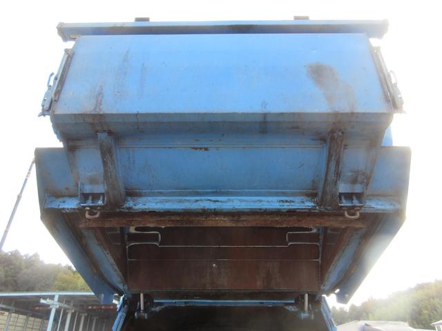 コンドル 　塵芥車　回転板式　容積８．１ｍ３　汚水タンク　連続スイッチ（18枚目）