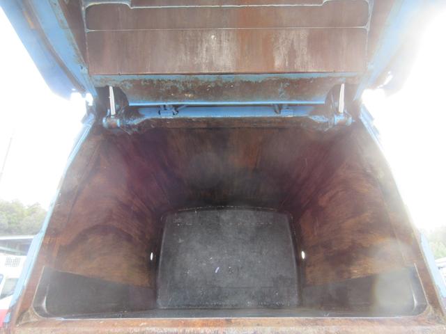 コンドル 　塵芥車　回転板式　容積８．１ｍ３　汚水タンク　連続スイッチ（29枚目）