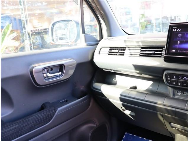 Ｎ－ＷＧＮカスタム Ｌ・ターボホンダセンシング　１オーナー　純８型ナビ　Ｂカメラ　ドラレコ　ＥＴＣ　ＬＥＤライト　衝突軽減ブレーキ　レーダークルーズ　シートヒーター　パドルシフト　スマートキー　コーナーセンサー　純正１５ＡＷ　オートエアコン（32枚目）