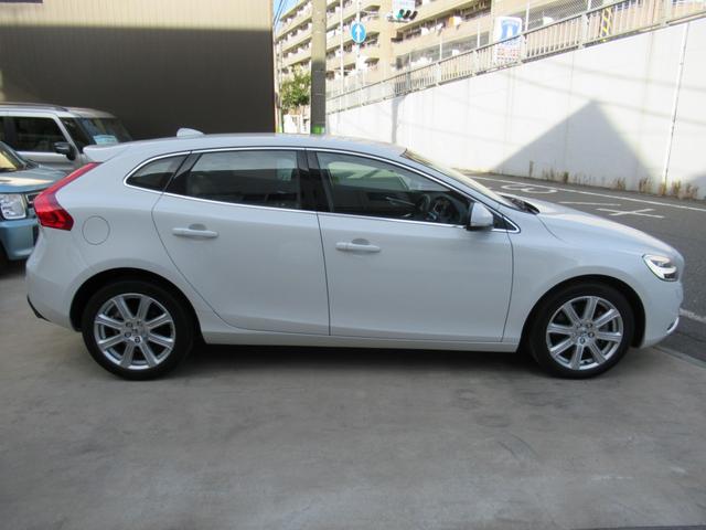 Navi/CD/DVD/AW/No-accidents/LeatherSeat/PowerSeat/BackCamera