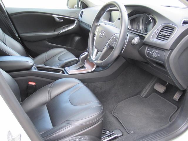 Navi/CD/DVD/AW/No-accidents/LeatherSeat/PowerSeat/BackCamera