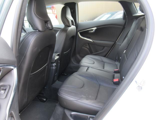 Navi/CD/DVD/AW/No-accidents/LeatherSeat/PowerSeat/BackCamera