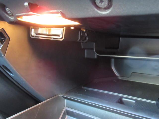 Navi/CD/DVD/AW/No-accidents/LeatherSeat/PowerSeat/BackCamera