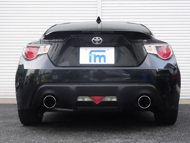 ８６ ＧＴ　６速ＭＴ　ＦＵＪＩＴＳＵＢＯマフラー　純正１７インチアルミ　純正ナビＴＶ　ＥＴＣ（3枚目）