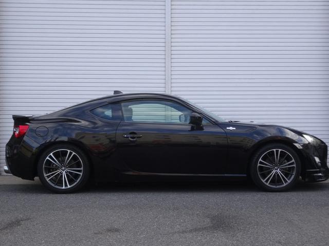 ８６ ＧＴ　６速ＭＴ　モデリスタフロントスポイラー　ＧＴリミテッドリヤスポイラー　ＲＳＲダウンサス　後期テール　カーボンシフトノブ　純正１７インチアルミ　純正マフラー　プッシュスタート（4枚目）