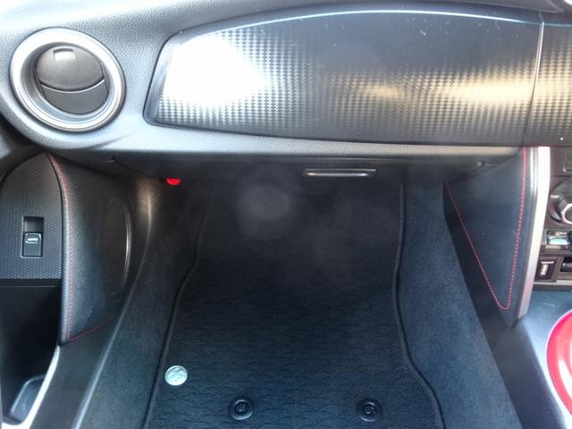 ８６ ＧＴ　６速ＭＴ　モデリスタフロントスポイラー　ＧＴリミテッドリヤスポイラー　ＲＳＲダウンサス　後期テール　カーボンシフトノブ　純正１７インチアルミ　純正マフラー　プッシュスタート（68枚目）