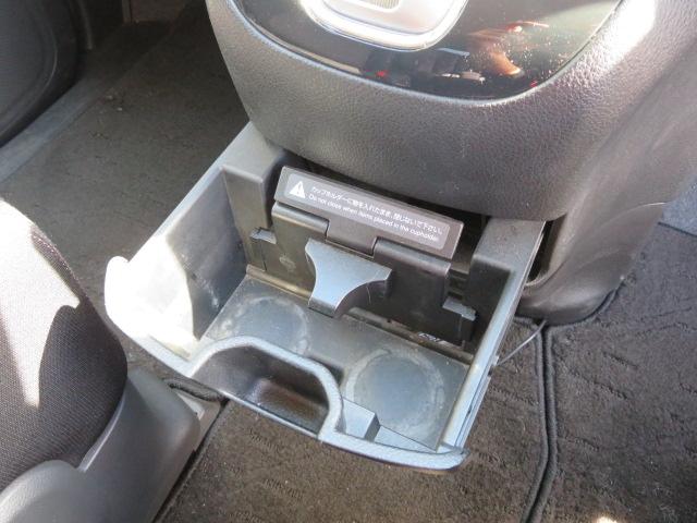 セレナ ハイウェイスター S-ハイブリッド 1年保証 禁煙車 純正ナビ フルセグTV バックモニター ETC Bluetoothオーディオ スマートキー2個 左側パワースライドドア CD/DVD 社外マフラー ローダウン(30枚目)