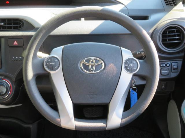 アクア Ｓ　１年保証　禁煙車　ＳＤナビ　フルセグＴＶ　バックカメラ　ＥＴＣ　ＣＤ／ＤＶＤ　純正アルミ　オートエアコン　キーレス　シートカバー　電動格納ミラー（9枚目）