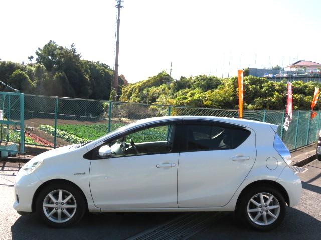 アクア Ｓ　１年保証　禁煙車　ＳＤナビ　フルセグＴＶ　バックカメラ　ＥＴＣ　ＣＤ／ＤＶＤ　純正アルミ　オートエアコン　キーレス　シートカバー　電動格納ミラー（22枚目）