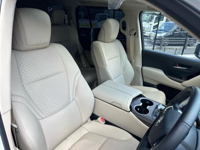 TOYOTA LAND CRUISER ZX | 2023 | PEARL WHITE | 5960 km TOYOTA LAND CRUISER ZX | 2023 | PEARL WHITE | 5960 km