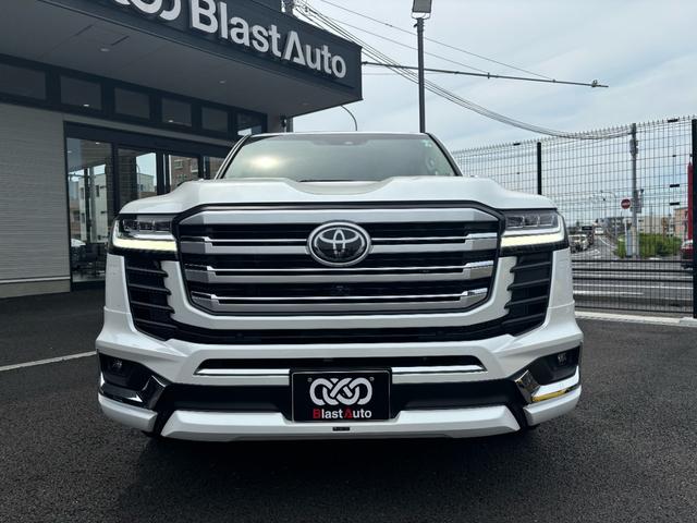 TOYOTA LAND CRUISER ZX | 2023 | PEARL WHITE | 600 km TOYOTA LAND CRUISER ZX | 2023 | PEARL WHITE | 600 km
