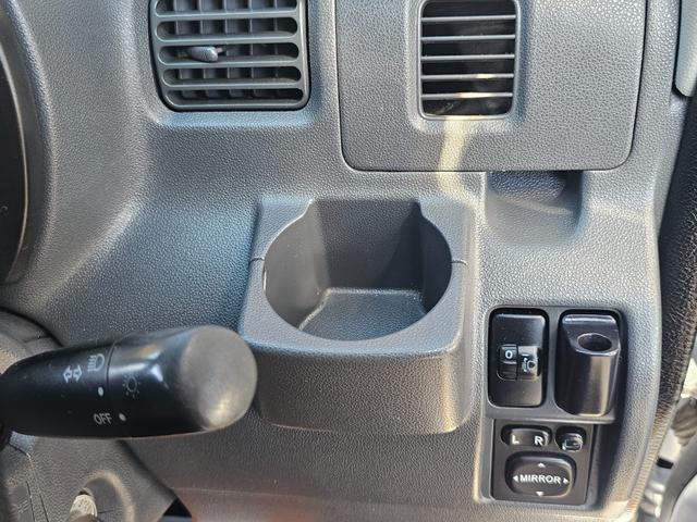 ハイゼットカーゴ クルーズターボ　ターボ　電格　切替４ＷＤ　ＥＴＣ　フルセグ　キーレス　前後ＰＷ　　Ｂｌｕｅｔｏｏｔｈ　ＳＤ再生　分割リアシートヘッドレスト有　社外アルミ　タバコ臭有（35枚目）