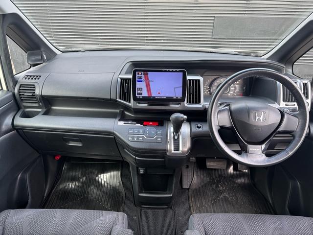 ステップワゴンスパーダ Z パナソニック CN-F1Dナビ フルセグ Bluetooth ブルーレイ再生 バックモニター ETC HID フォグランプ 両側オートスライドドア 車検R8年3月 ウインカーミラー 純正エアロ アルミ(18枚目)