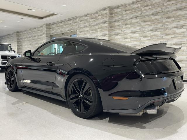 FORD MUSTANG 50 YEARS EDITION