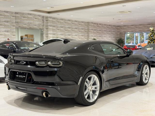シボレーカマロ ＬＴ　ＲＳ　１年保証付／１オーナー／Ａｐｐｌｅｃａｒｐｌａｙ／赤黒革／ヒーター＆エアコン／デジタルインナーミラー／バックカメラ／ステアリングヒーター／ＥＴＣ２．０／ＢＯＳＥサウンドＨＵＤ／リアソナー／純正２０ＡＷ（16枚目）