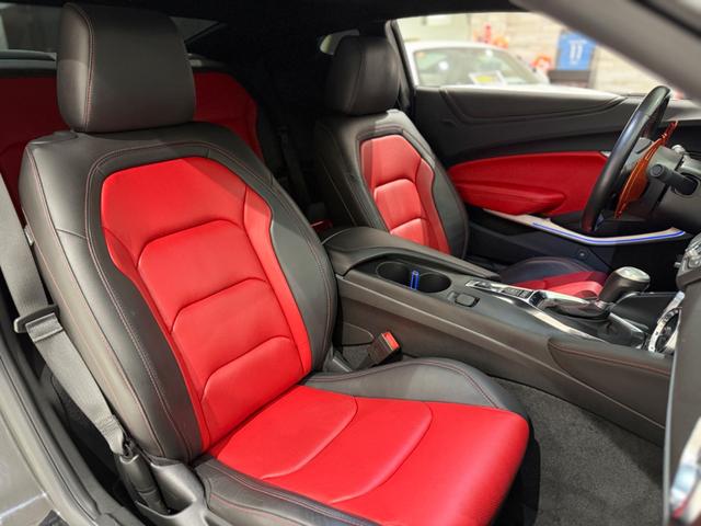 シボレーカマロ ＬＴ　ＲＳ　１年保証付／１オーナー／Ａｐｐｌｅｃａｒｐｌａｙ／赤黒革／ヒーター＆エアコン／デジタルインナーミラー／バックカメラ／ステアリングヒーター／ＥＴＣ２．０／ＢＯＳＥサウンドＨＵＤ／リアソナー／純正２０ＡＷ（23枚目）