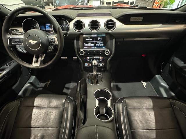 マスタング ５０イヤーズ　エディション　１年保証付／正規ディーラー車／黒革パワーシート／エアシート＆ヒーター／バックカメラ／リアソナー／ＥＴＣ／Ｂｌｕｅｔｏｏｔｈ＆ＵＳＢ／パドルシフト／フォグライト／ＰＵＳＨスタート／純正１９ｉｎｃｈＡＷ（34枚目）