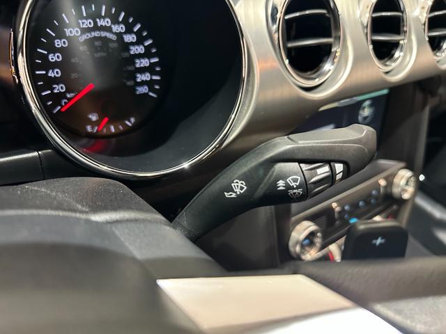 マスタング ５０イヤーズ　エディション　１年保証付／正規ディーラー車／黒革パワーシート／エアシート＆ヒーター／バックカメラ／リアソナー／ＥＴＣ／Ｂｌｕｅｔｏｏｔｈ＆ＵＳＢ／パドルシフト／フォグライト／ＰＵＳＨスタート／純正１９ｉｎｃｈＡＷ（41枚目）