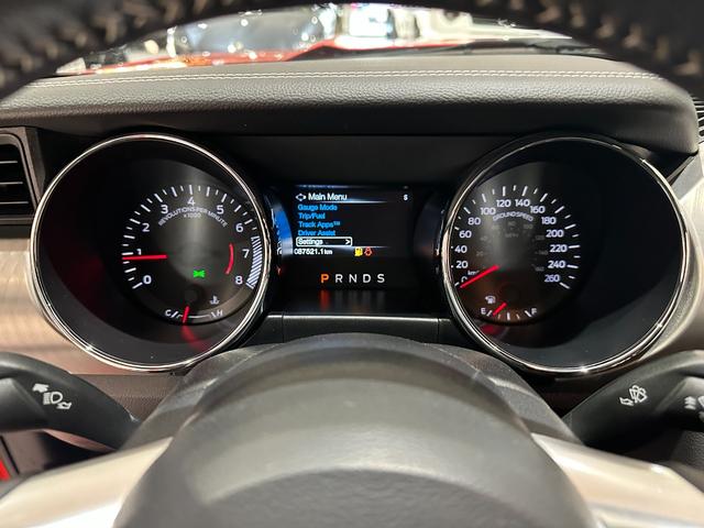 マスタング ５０イヤーズ　エディション　１年保証付／正規ディーラー車／黒革パワーシート／エアシート＆ヒーター／バックカメラ／リアソナー／ＥＴＣ／Ｂｌｕｅｔｏｏｔｈ＆ＵＳＢ／パドルシフト／フォグライト／ＰＵＳＨスタート／純正１９ｉｎｃｈＡＷ（42枚目）