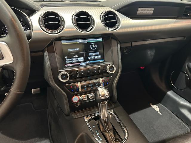 マスタング ５０イヤーズ　エディション　１年保証付／正規ディーラー車／黒革パワーシート／エアシート＆ヒーター／バックカメラ／リアソナー／ＥＴＣ／Ｂｌｕｅｔｏｏｔｈ＆ＵＳＢ／パドルシフト／フォグライト／ＰＵＳＨスタート／純正１９ｉｎｃｈＡＷ（43枚目）