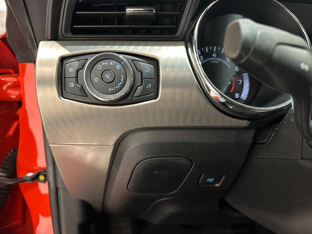 マスタング ５０イヤーズ　エディション　１年保証付／正規ディーラー車／黒革パワーシート／エアシート＆ヒーター／バックカメラ／リアソナー／ＥＴＣ／Ｂｌｕｅｔｏｏｔｈ＆ＵＳＢ／パドルシフト／フォグライト／ＰＵＳＨスタート／純正１９ｉｎｃｈＡＷ（50枚目）